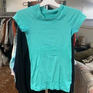 Lululemon ladies shirt